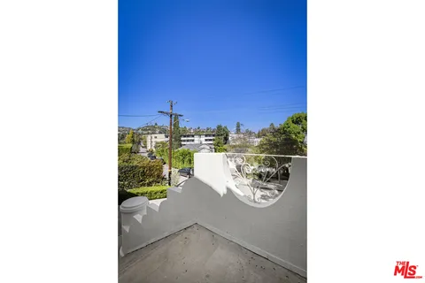 $999,000 | 2105 Ames Street, Los Angeles, CA 90027
