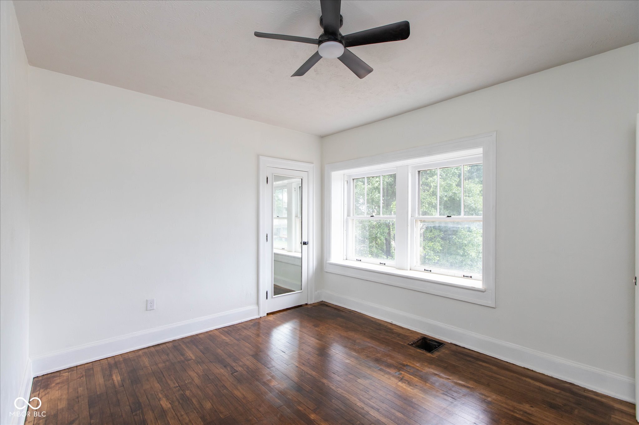 3358 Ruckle Street Indianapolis, IN 46205 - Photo 12 of 25