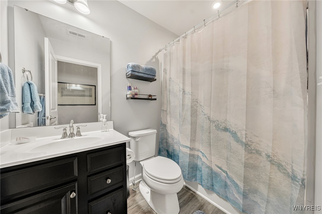 3581 Big Tree Road, Unit 29 29 Hamburg, NY 14075 - Photo 26 of 42 2nd Floor Full Bath (2)