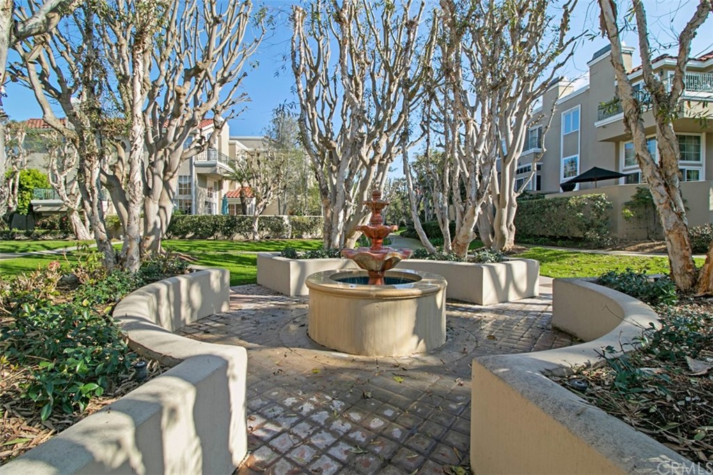 6051 Shadowbrook Circle Huntington Beach, CA 92648 - Photo 40 of 42 a view of a backyard with sitting area and garden