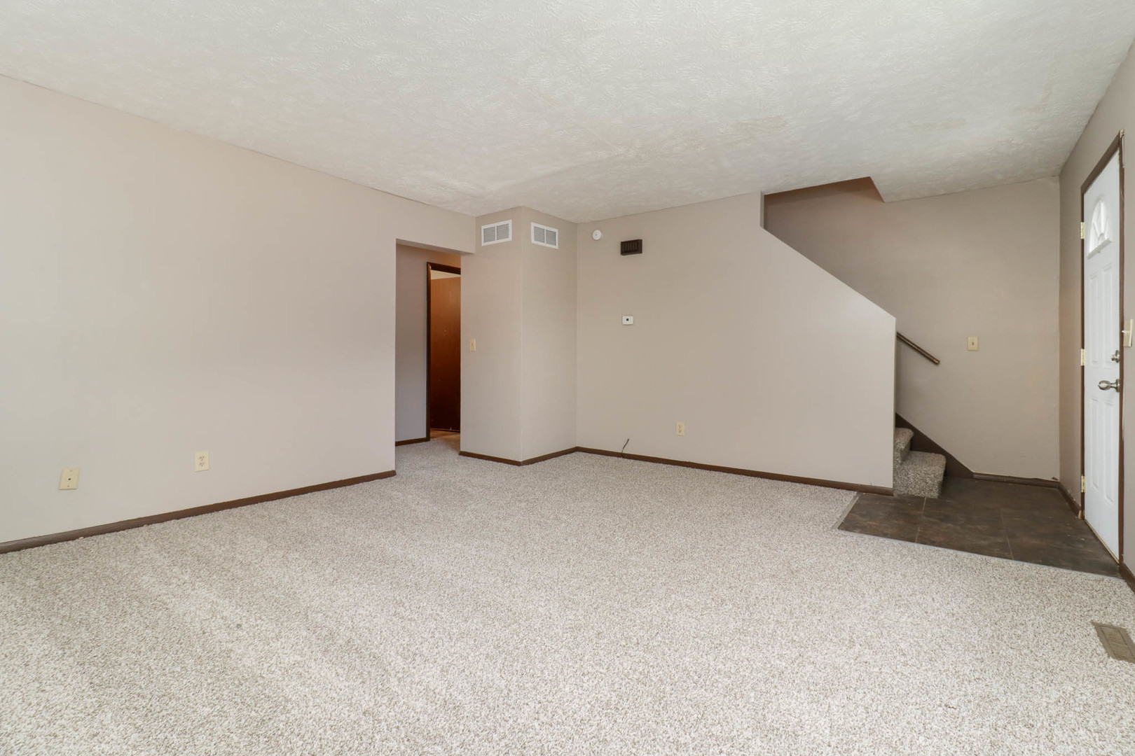 1528 North Hershey Road Bloomington, IL 61704 - Photo 5 of 34