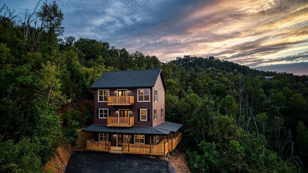 908 Crooked Ridge Road Gatlinburg, TN 37738 - Photo 2 of 60 Gallery Image 2