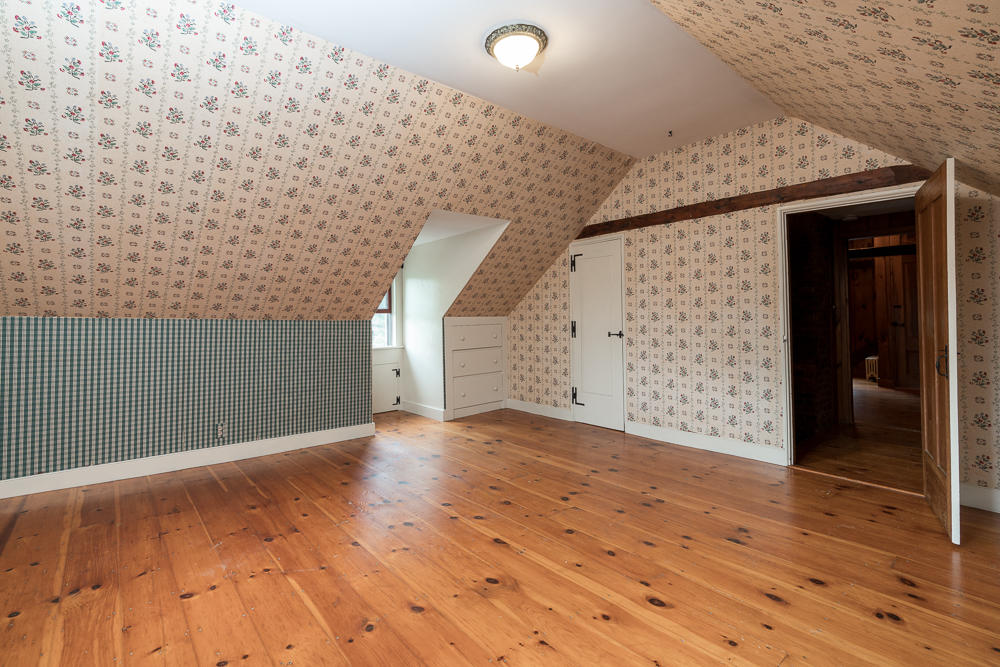 876 Perkins Ridge Road Auburn, ME 04210 - Photo 38 of 96 2nd Floor Master