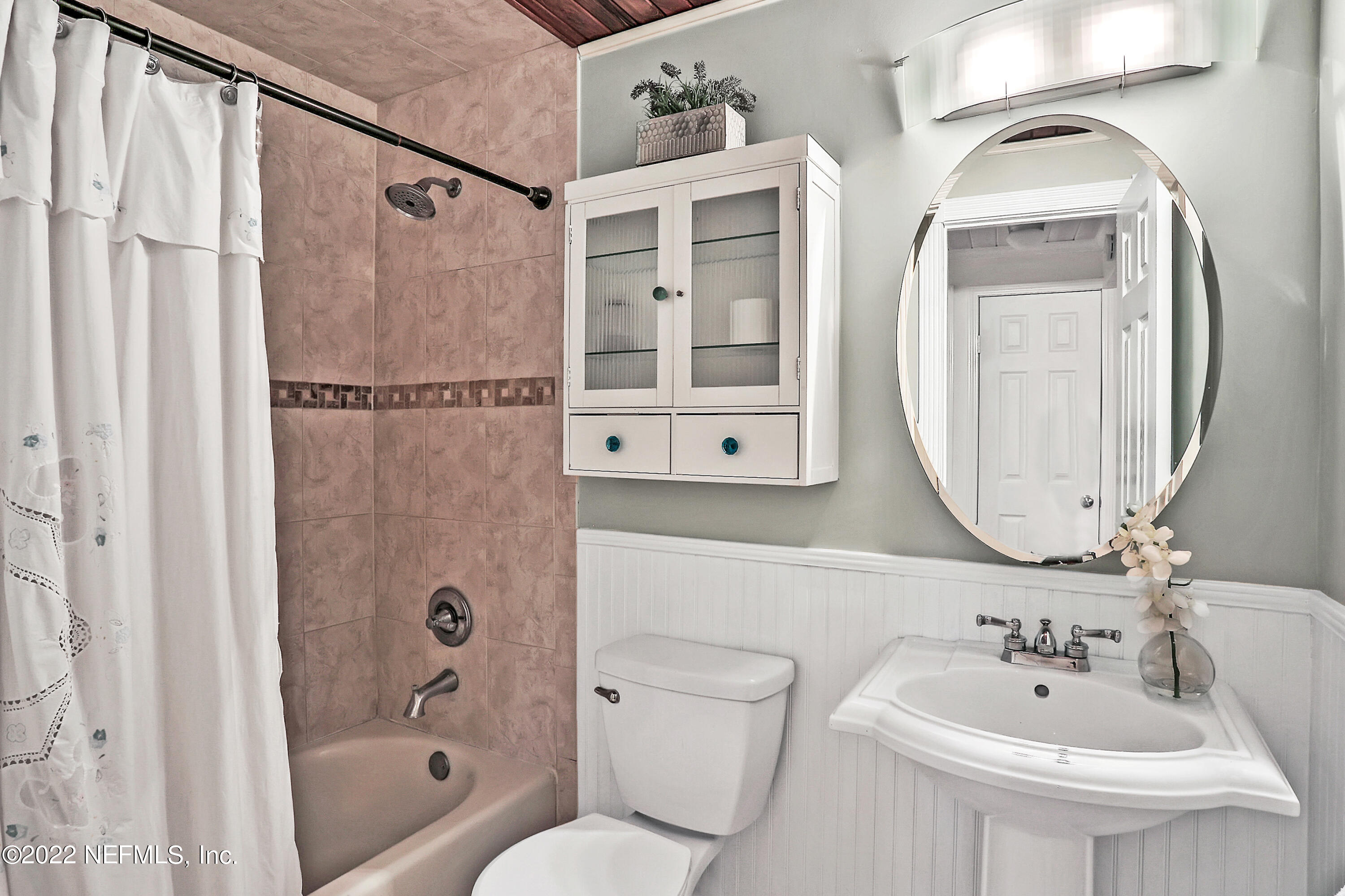 3518 Eunice Road Jacksonville, FL 32250 - Photo 13 of 32 Full bath - hallway