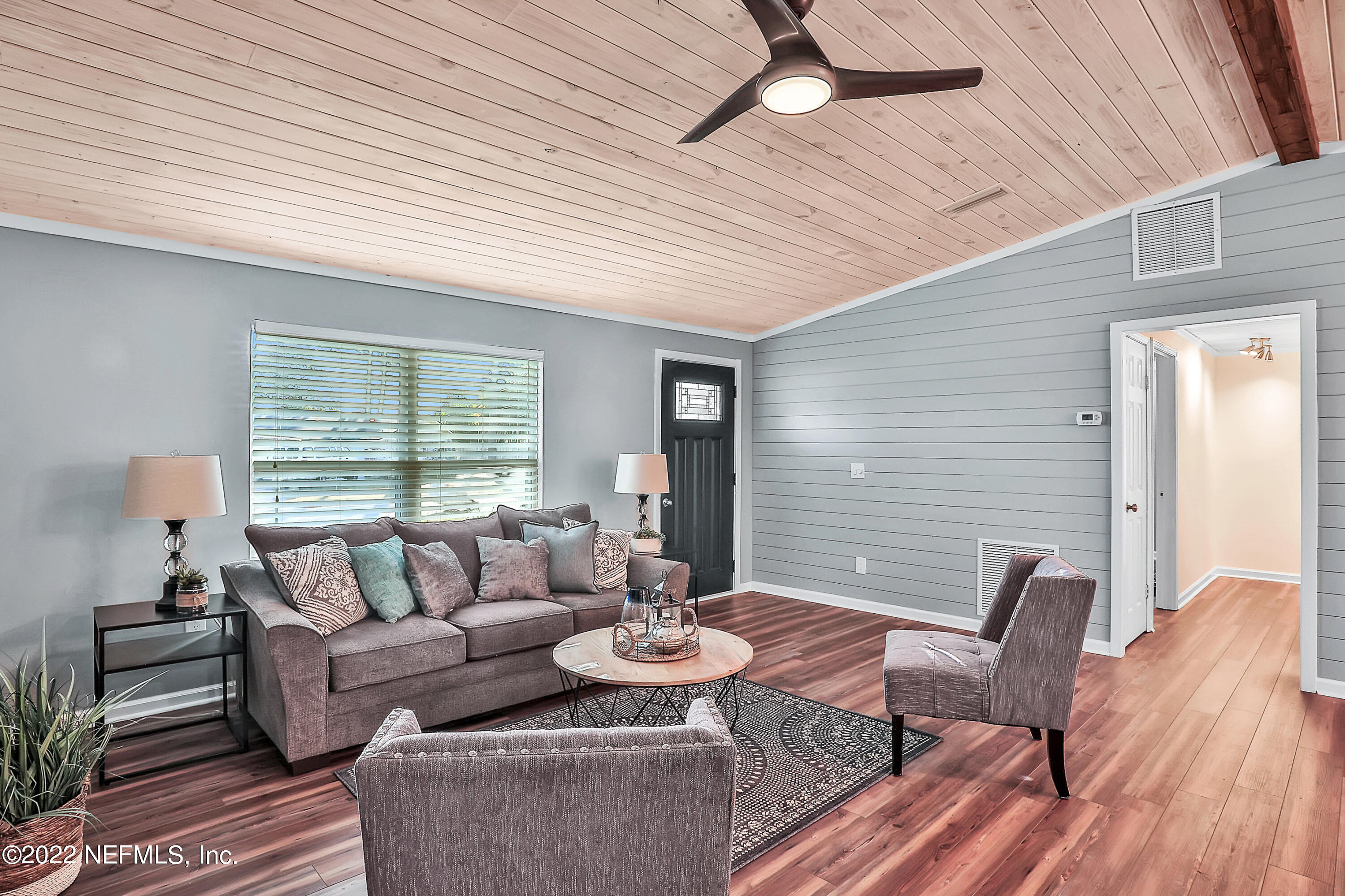 3518 Eunice Road Jacksonville, FL 32250 - Photo 2 of 32 Entry and living room