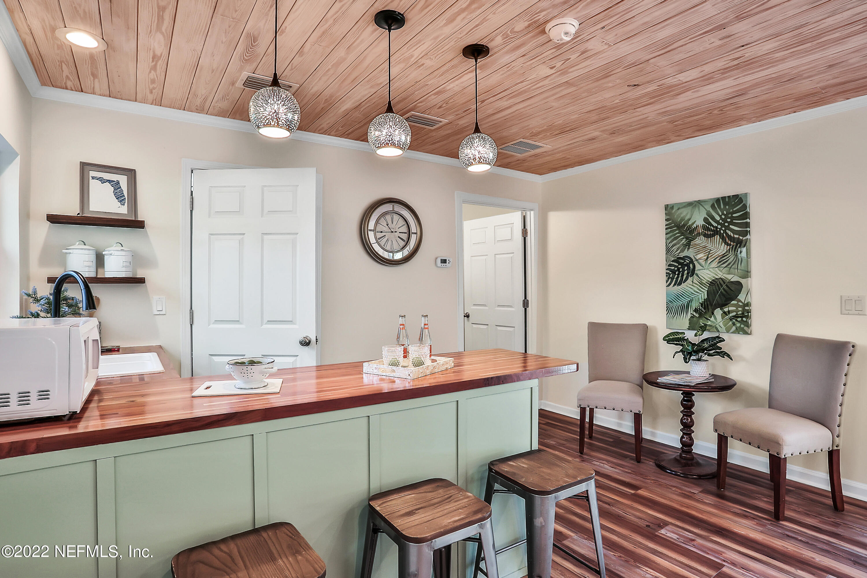 3518 Eunice Road Jacksonville, FL 32250 - Photo 21 of 32 Kitchenette