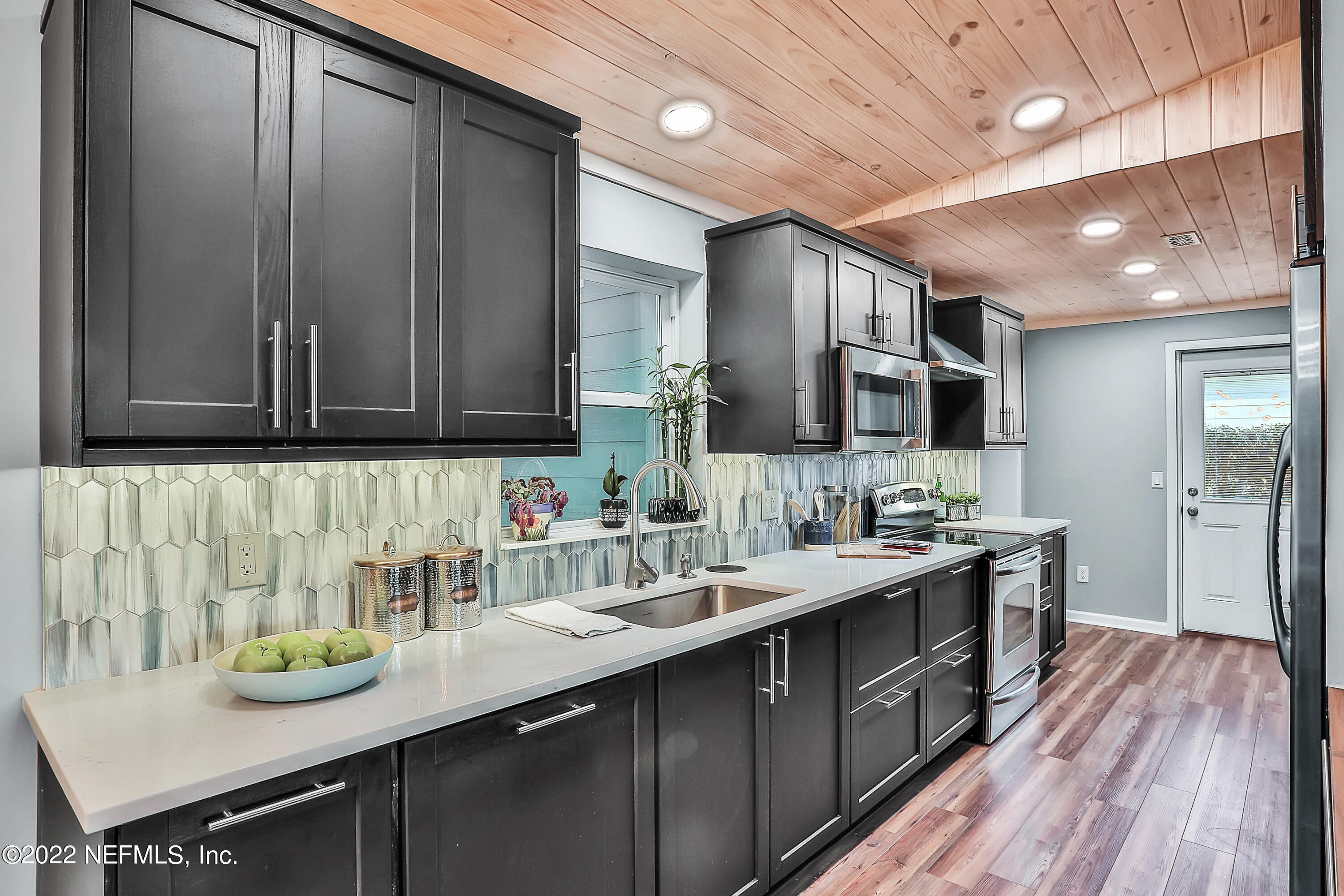 3518 Eunice Road Jacksonville, FL 32250 - Photo 6 of 32 Updated kitchen