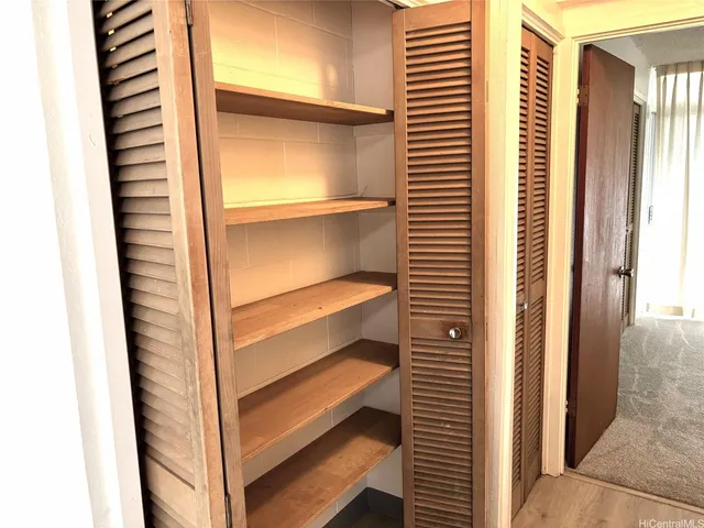 $1,600 | 1521 Halekula Way, Unit 206, Honolulu, HI 96822