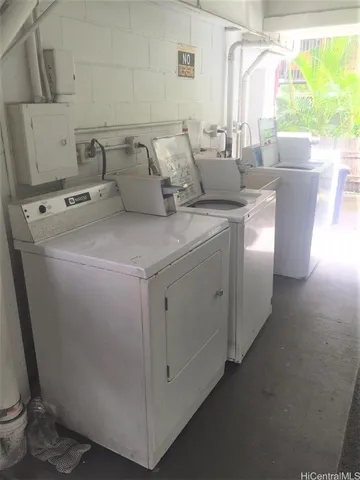 $1,600 | 1521 Halekula Way, Unit 206, Honolulu, HI 96822