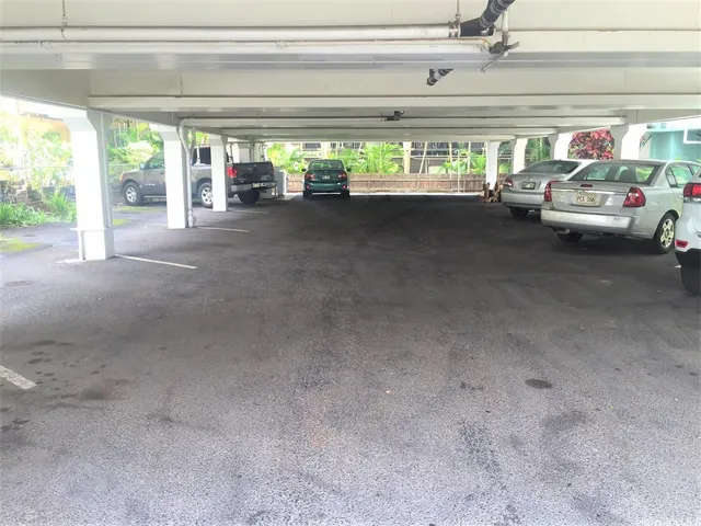 $1,600 | 1521 Halekula Way, Unit 206, Honolulu, HI 96822