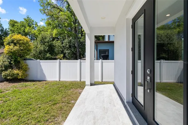 $3,500 | 122 West Sligh Avenue, Tampa, FL 33604