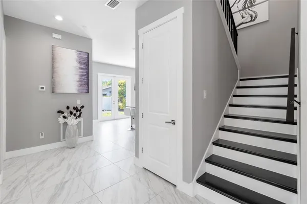 $3,500 | 122 West Sligh Avenue, Tampa, FL 33604