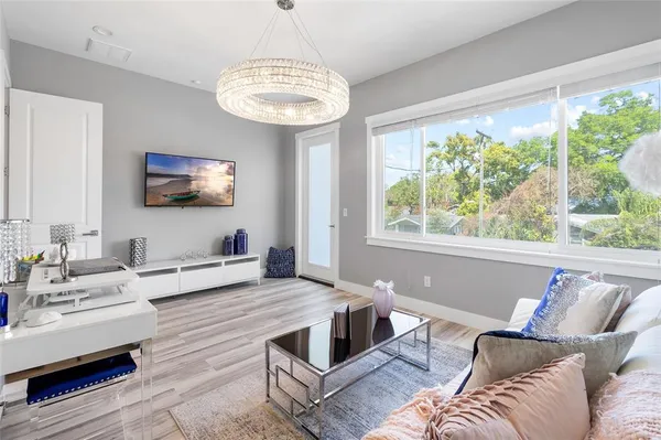 $3,500 | 122 West Sligh Avenue, Tampa, FL 33604