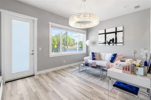 $3,500 | 122 West Sligh Avenue, Tampa, FL 33604