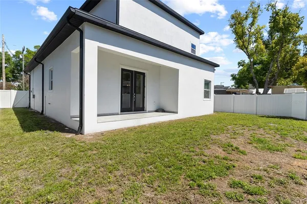 $3,500 | 122 West Sligh Avenue, Tampa, FL 33604