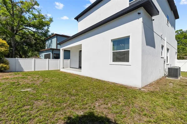 $3,500 | 122 West Sligh Avenue, Tampa, FL 33604