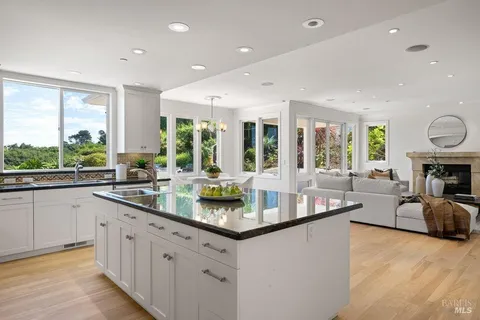 $3,500,000 | 5 Warren Court, Tiburon, CA 94920