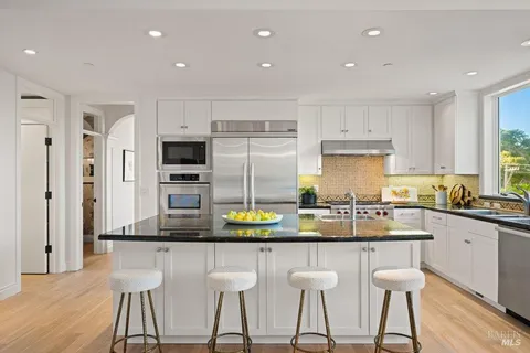 $3,500,000 | 5 Warren Court, Tiburon, CA 94920