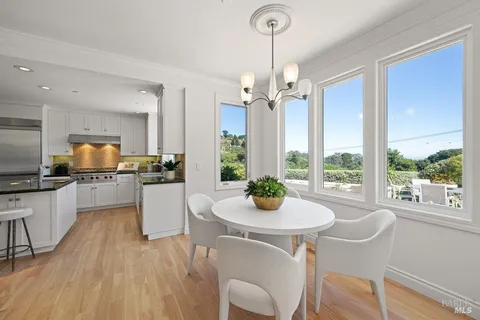 $3,500,000 | 5 Warren Court, Tiburon, CA 94920