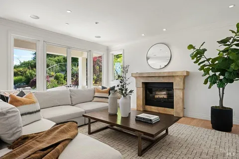 $3,500,000 | 5 Warren Court, Tiburon, CA 94920