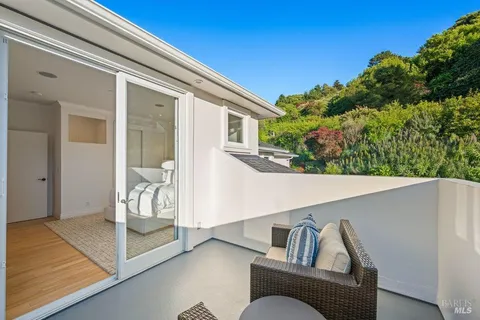 $3,500,000 | 5 Warren Court, Tiburon, CA 94920