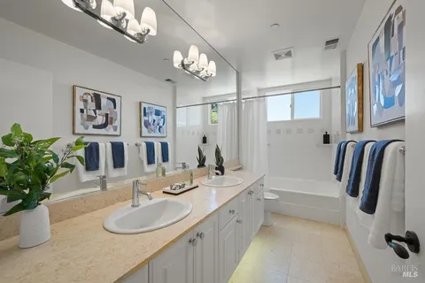 $3,500,000 | 5 Warren Court, Tiburon, CA 94920