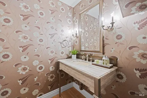 $3,500,000 | 5 Warren Court, Tiburon, CA 94920