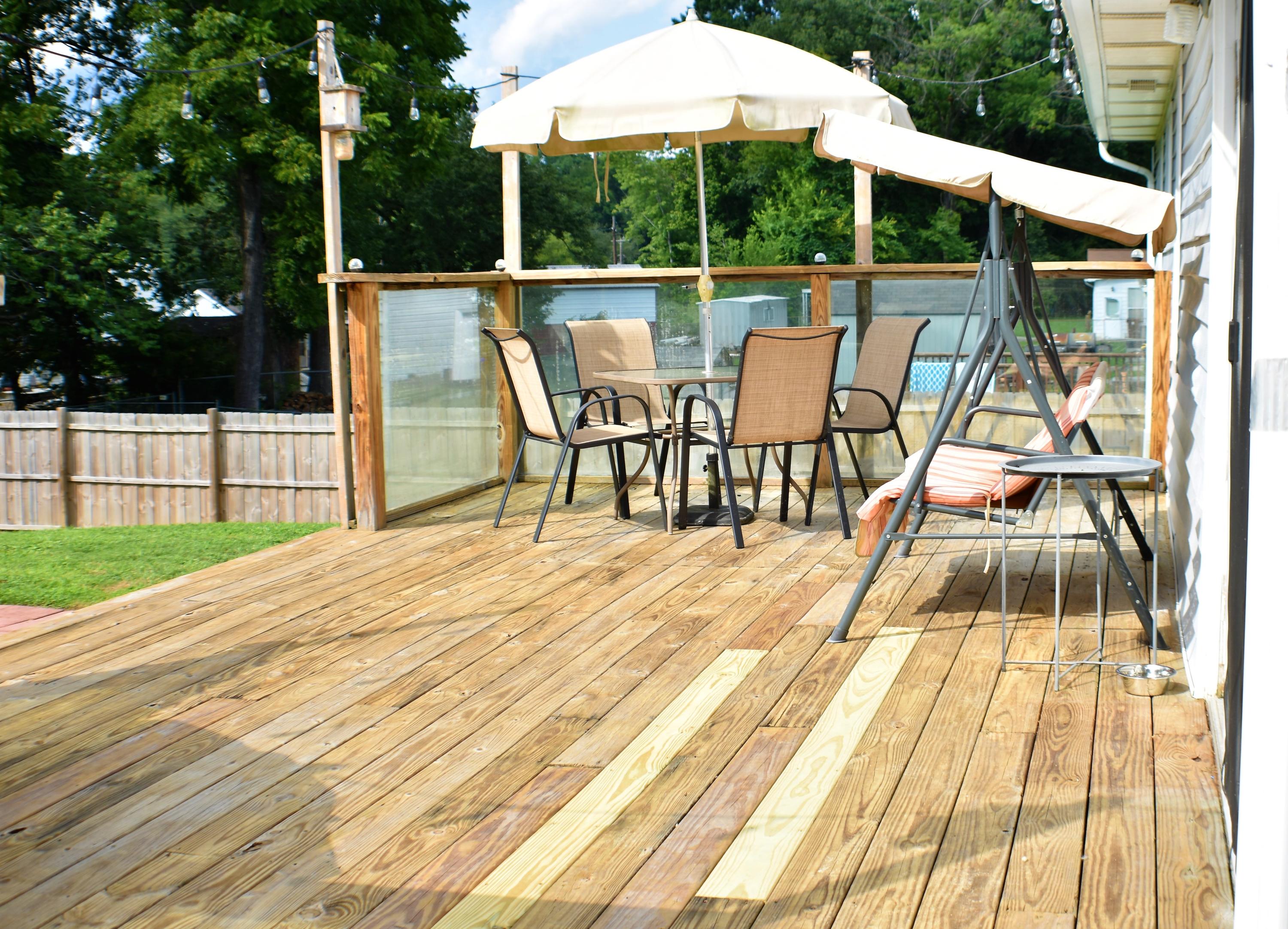 105 East Arrowwood Road Oak Ridge, TN 37830 - Photo 16 of 18 Backyard Deck