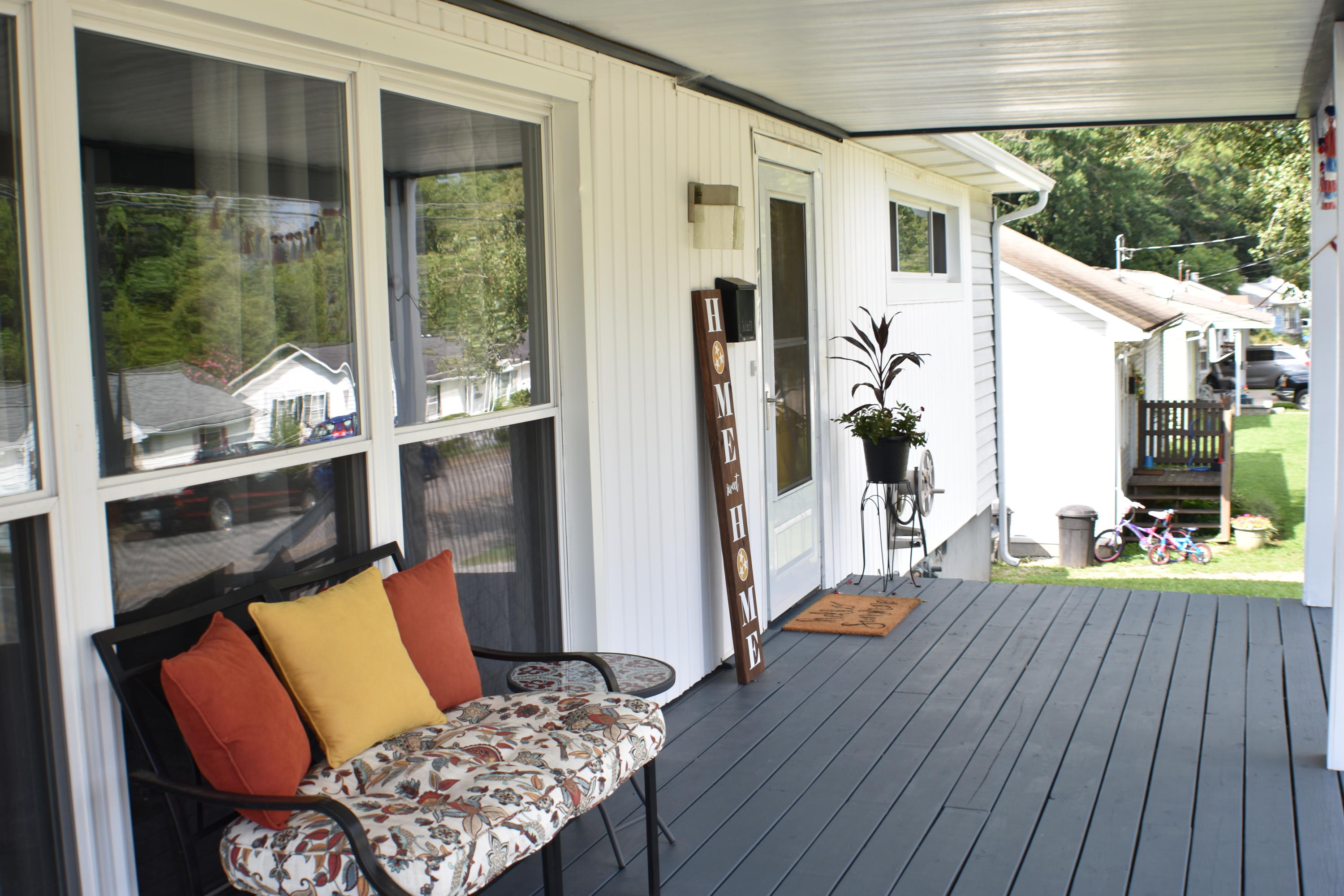 105 East Arrowwood Road Oak Ridge, TN 37830 - Photo 3 of 18 Covered Front Porch