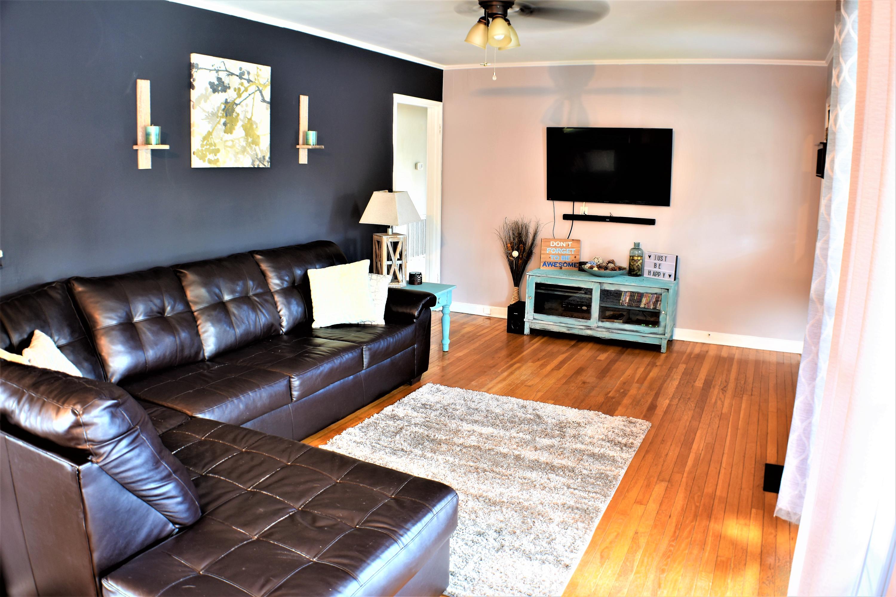 105 East Arrowwood Road Oak Ridge, TN 37830 - Photo 5 of 18 Living Room