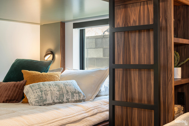 3607 South Cypress Pt Road Hurricane, UT 84737 - Photo 53 of 59 Bunkie details in the bedroom.