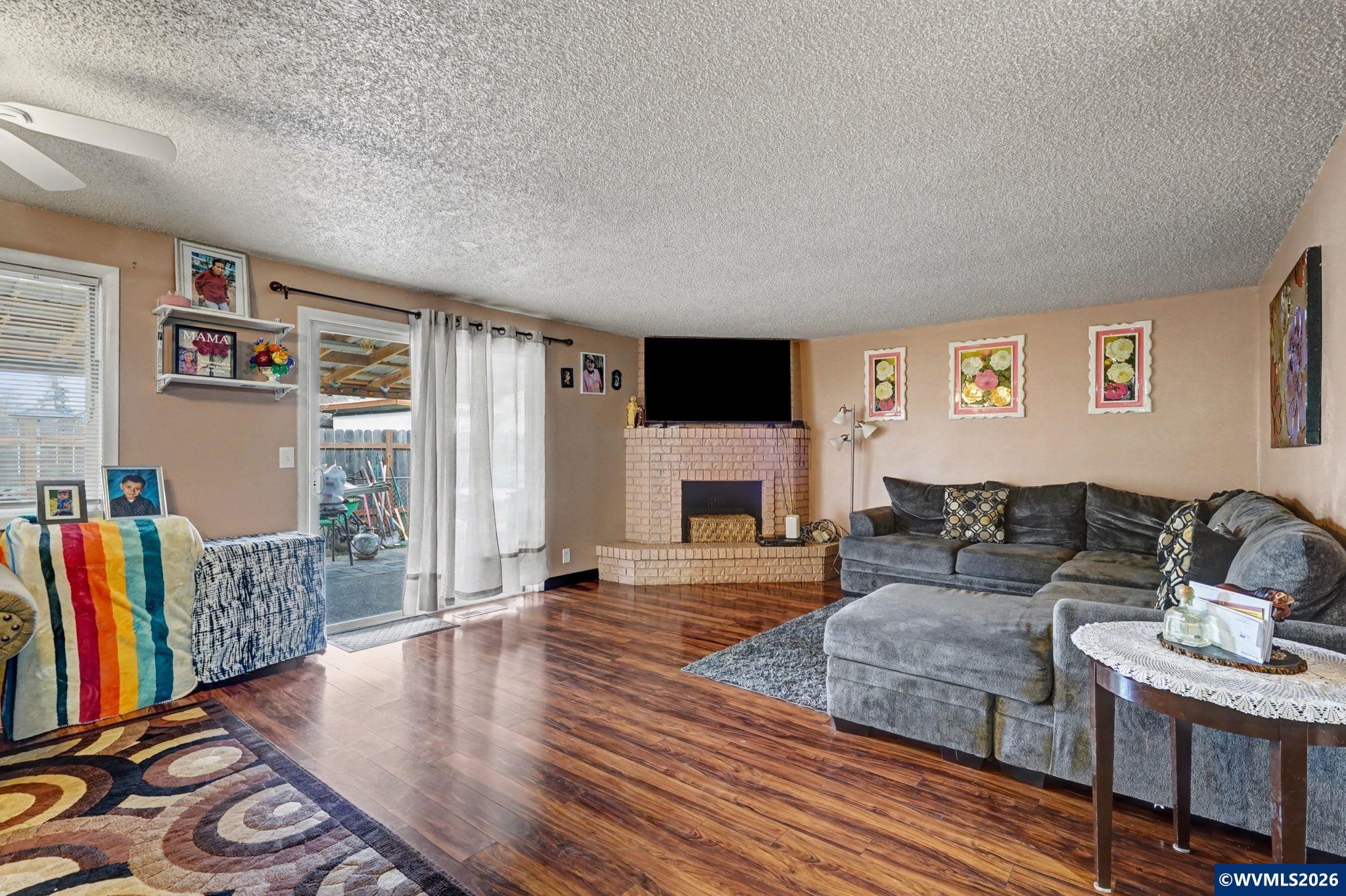 4713 Herrin Road Northeast Salem, OR 97305 - Photo 4 of 37