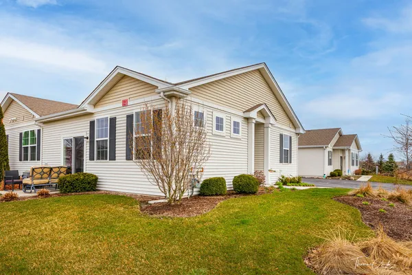 $2,500 | 1770 Southern Circle, Unit 1, Pingree Grove, IL 60140