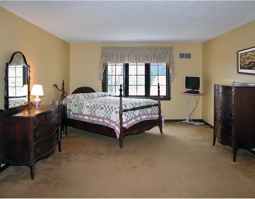 100 Yorktown Road Canonsburg, PA 15317 - Photo 11 of 18 Master Bedroom.