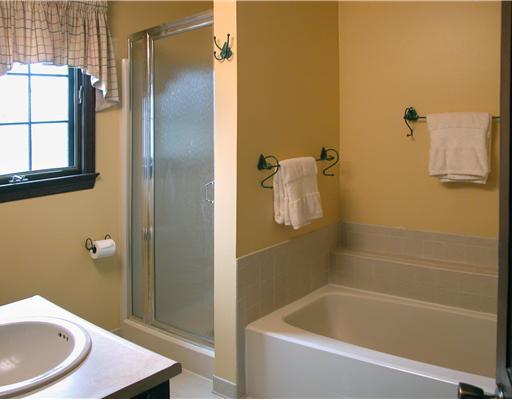 100 Yorktown Road Canonsburg, PA 15317 - Photo 13 of 18 Master Bath/Spa.