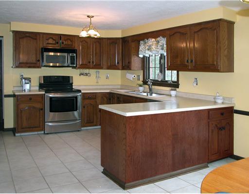100 Yorktown Road Canonsburg, PA 15317 - Photo 5 of 18 Kitchen.