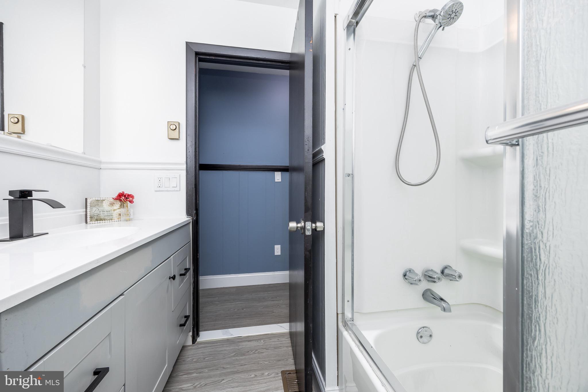 905 Price Road Salisbury, MD 21801 - Photo 19 of 55 Hallway bathroom
