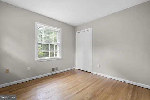 $900,000 | 1585 Kimblewick Road, Potomac, MD 20854