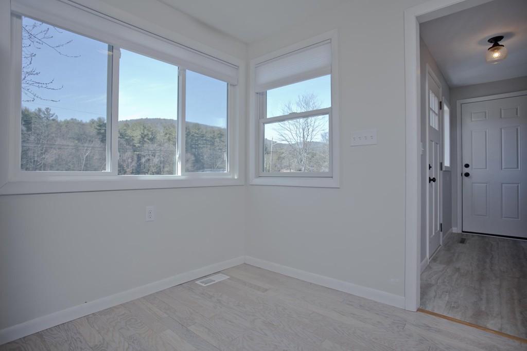 625 Montgomery Road Westfield, MA 01085 - Photo 6 of 24 Gallery Image 6
