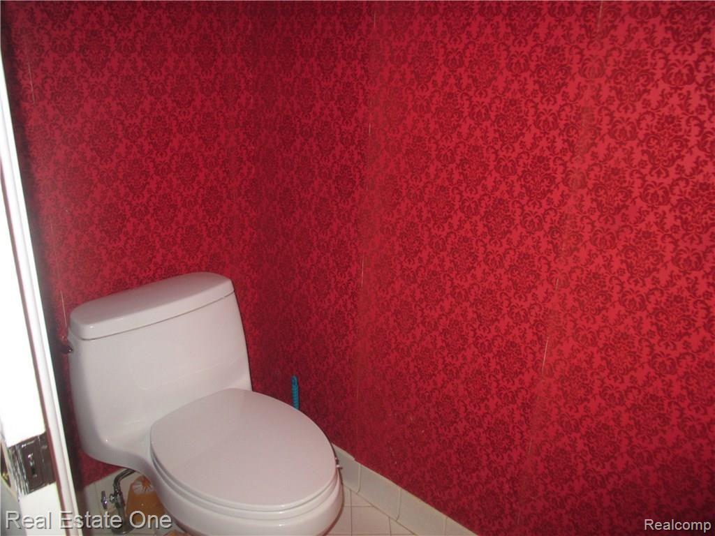 17384 Westover Road Southfield, MI 48075 - Photo 21 of 50 IMG_1150.JPG