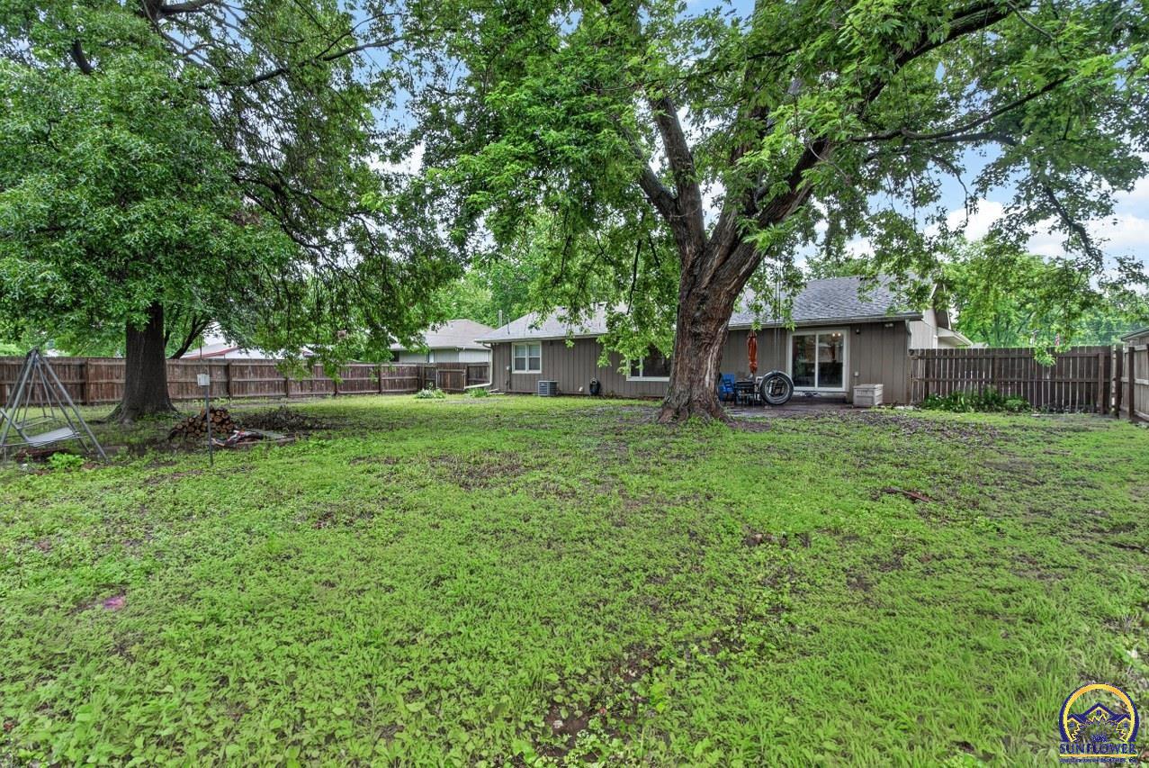 2921 Southwest Lincolnshire Road Topeka, KS 66614 - Photo 6 of 30