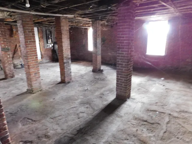 $279,000 | 15 Western Promenade, Auburn, ME 04210