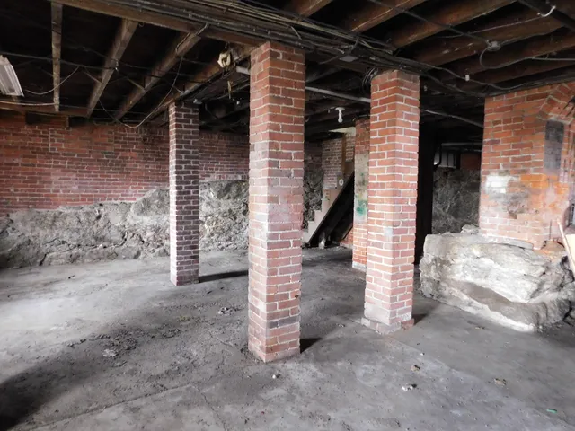 $279,000 | 15 Western Promenade, Auburn, ME 04210