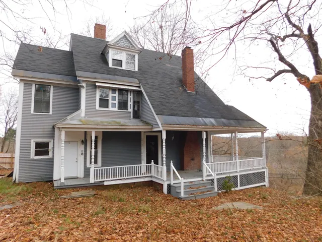 $279,000 | 15 Western Promenade, Auburn, ME 04210