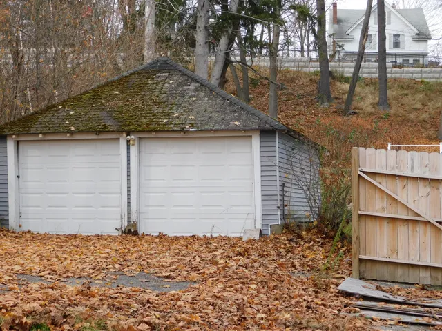 $279,000 | 15 Western Promenade, Auburn, ME 04210