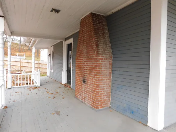 $279,000 | 15 Western Promenade, Auburn, ME 04210