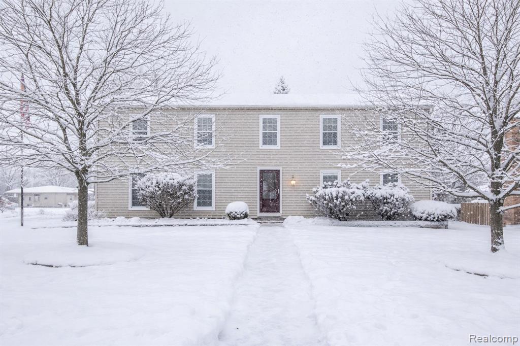 1145 East Fairview Lane Rochester Hills, MI 48306 - Photo 1 of 19
