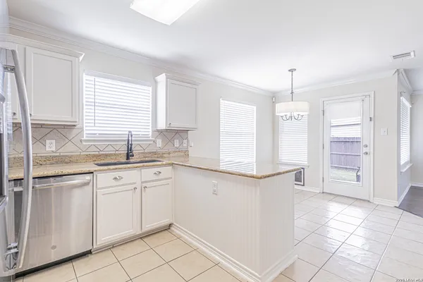 $1,800 | 10322 Filly Valley, San Antonio, TX 78254