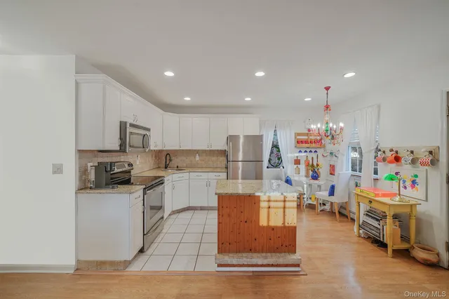 $525,000 | 156 Clinton Avenue, East Patchogue, NY 11772