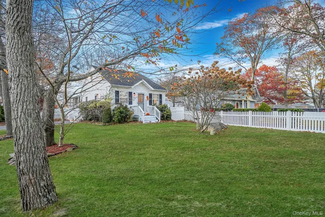 $525,000 | 156 Clinton Avenue, East Patchogue, NY 11772